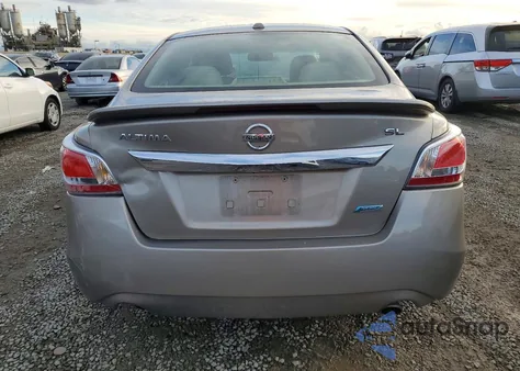 2015 Nissan Altima 2.5 z USA, uszkodzony, nr VIN 1N4AL3AP0FC225900